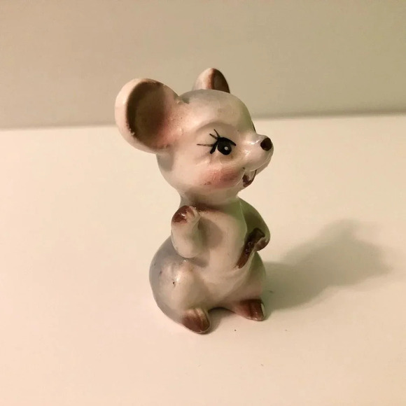 Vintage Tiny  Mouse Ceramic Figurine Japan 2 Inch Tall Collectible Figure - Picture 4 of 11